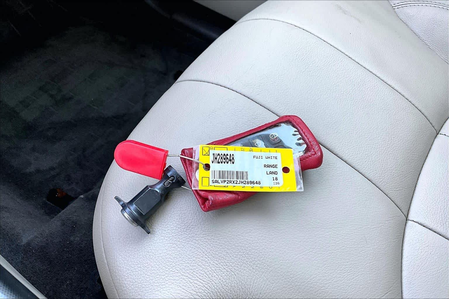 Used 2018 Fuji White Land Rover SE image 14