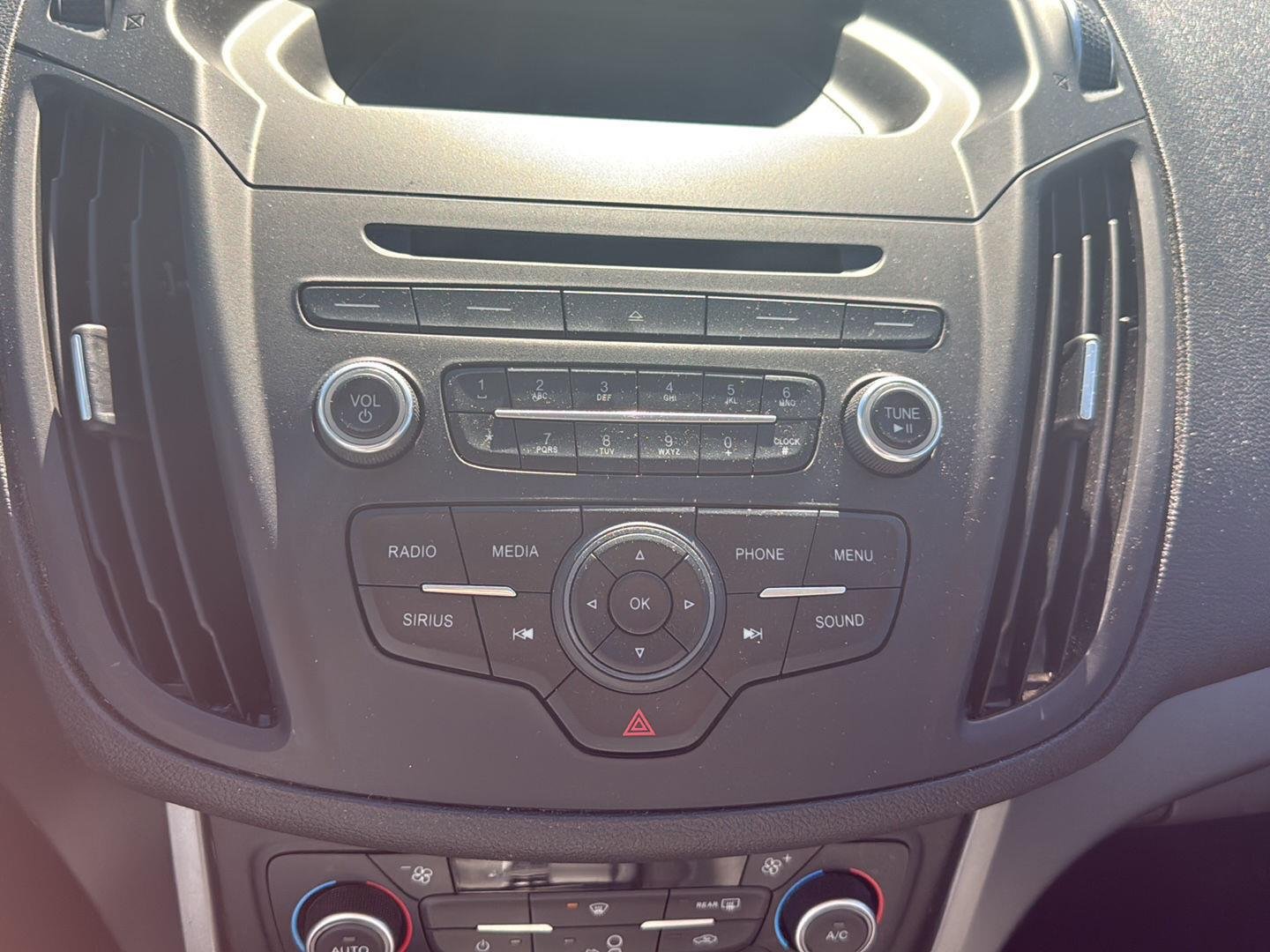 Used 2018 Blue Ford SE image 12