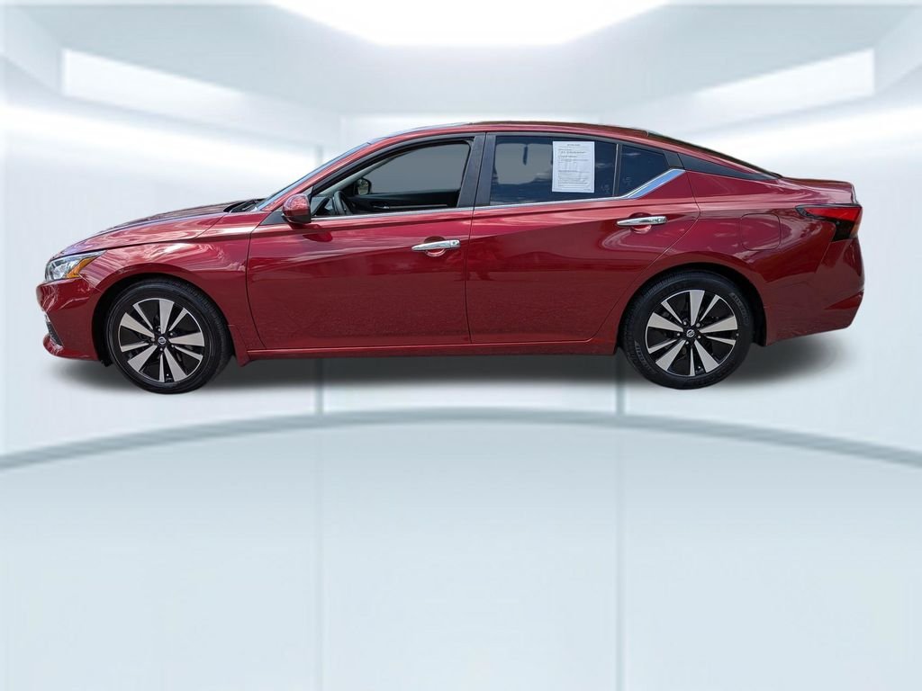 Used 2021 Red Nissan 2.5 SV image 2