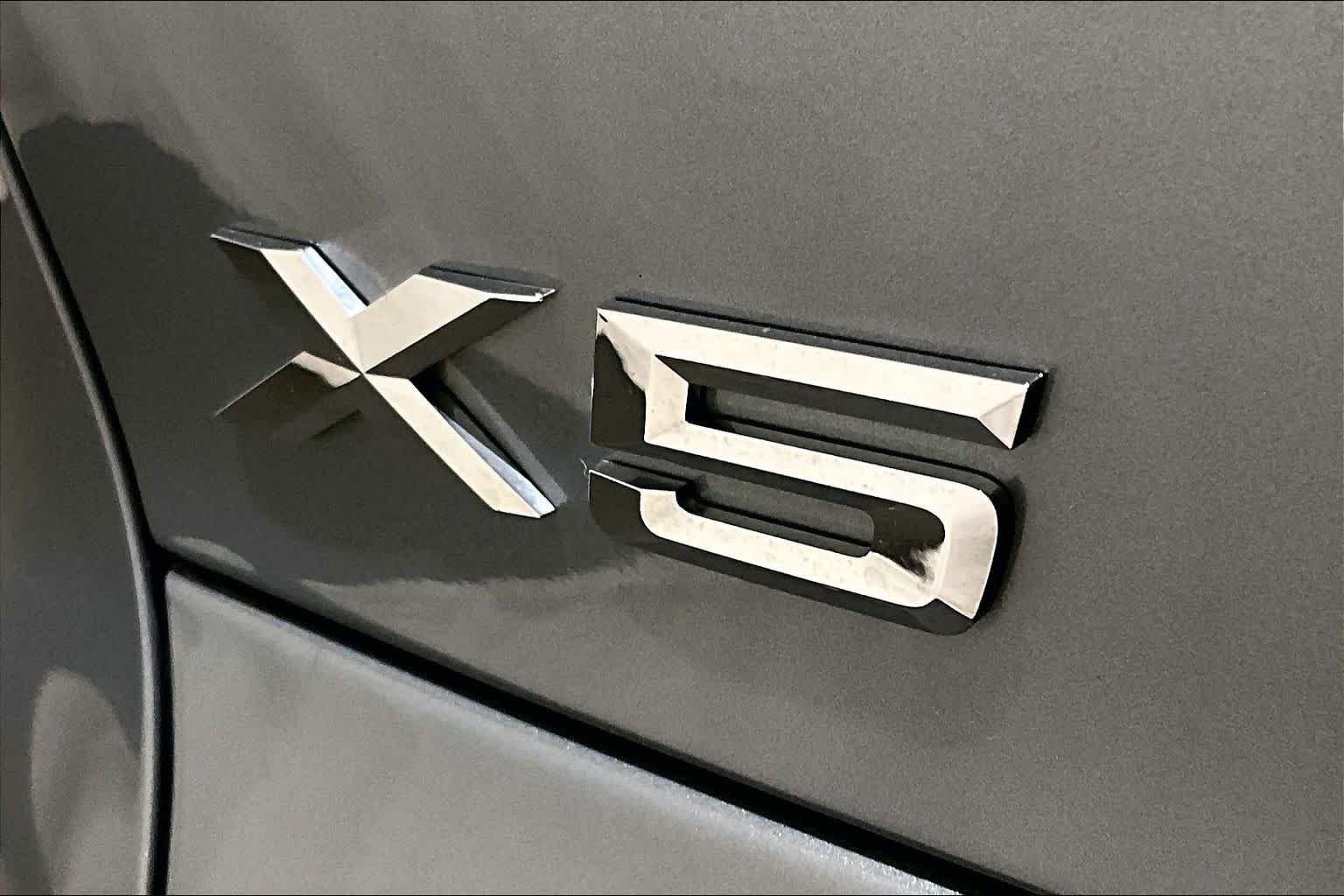 Certified Used 2026 GREY BMW xDrive40i image 9