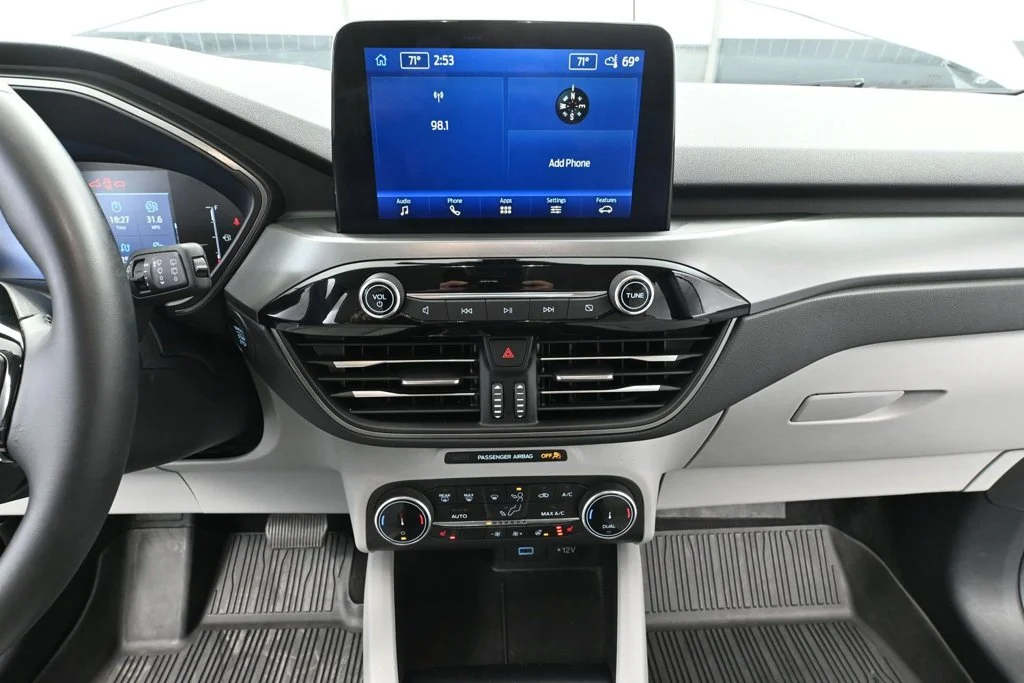 Used 2023 White Ford Active image 25