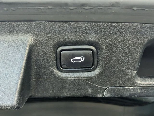 Used 2023 Gray Hyundai SEL image 9
