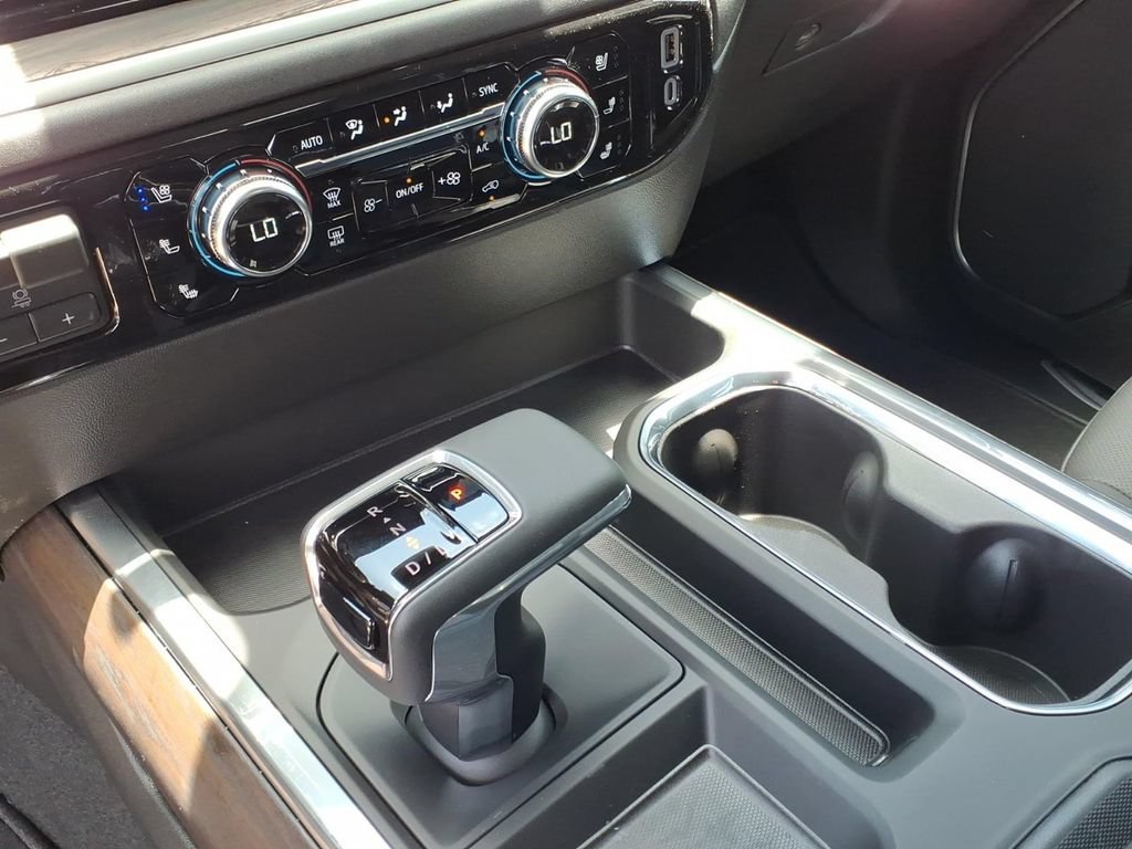 2026 GMC Sierra 1500 SLT - Photo 18