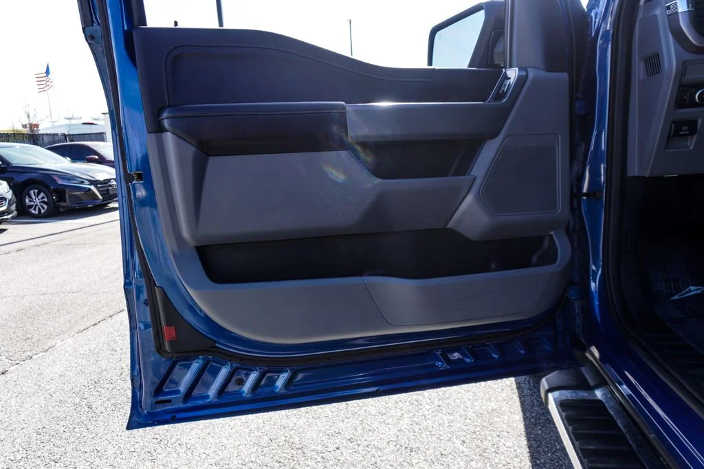 Used 2024 Blue Ford XLT image 17