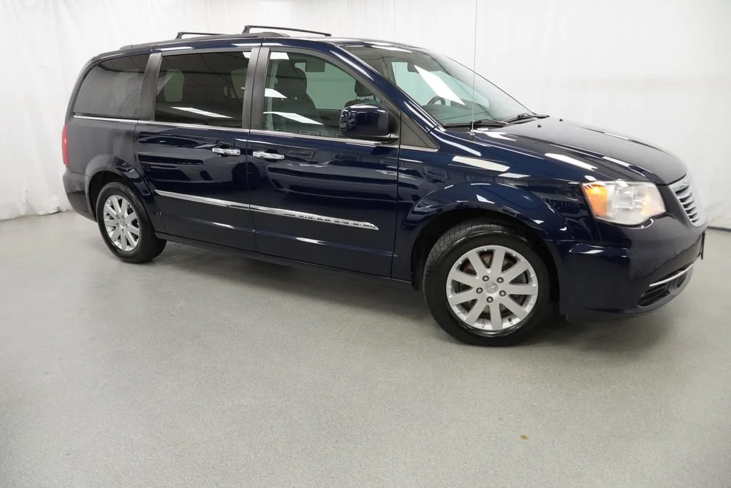 Used 2016 Blue Chrysler Touring image 18