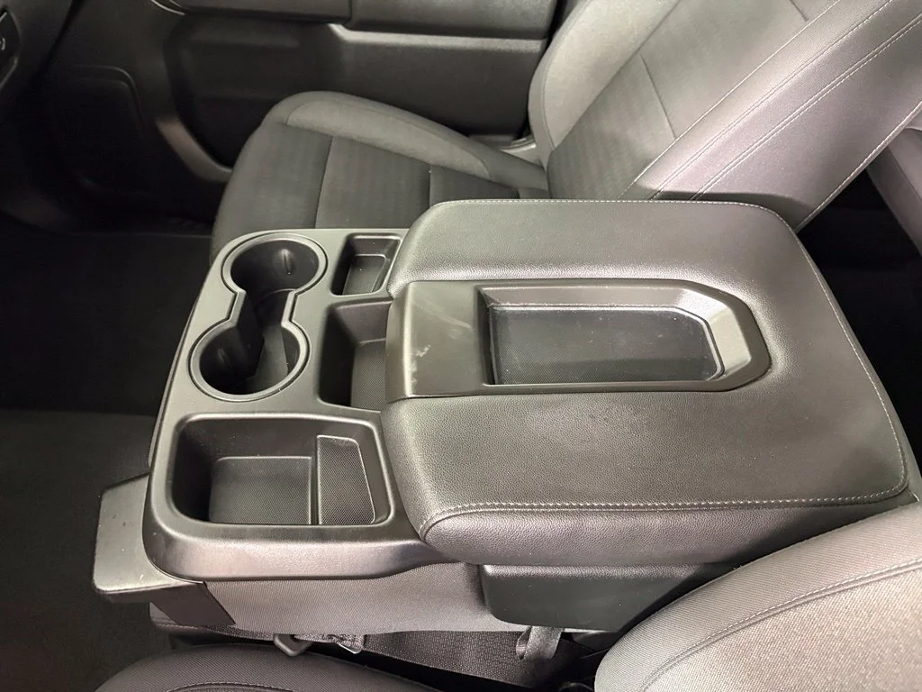 Used 2024 White Chevrolet Custom image 33