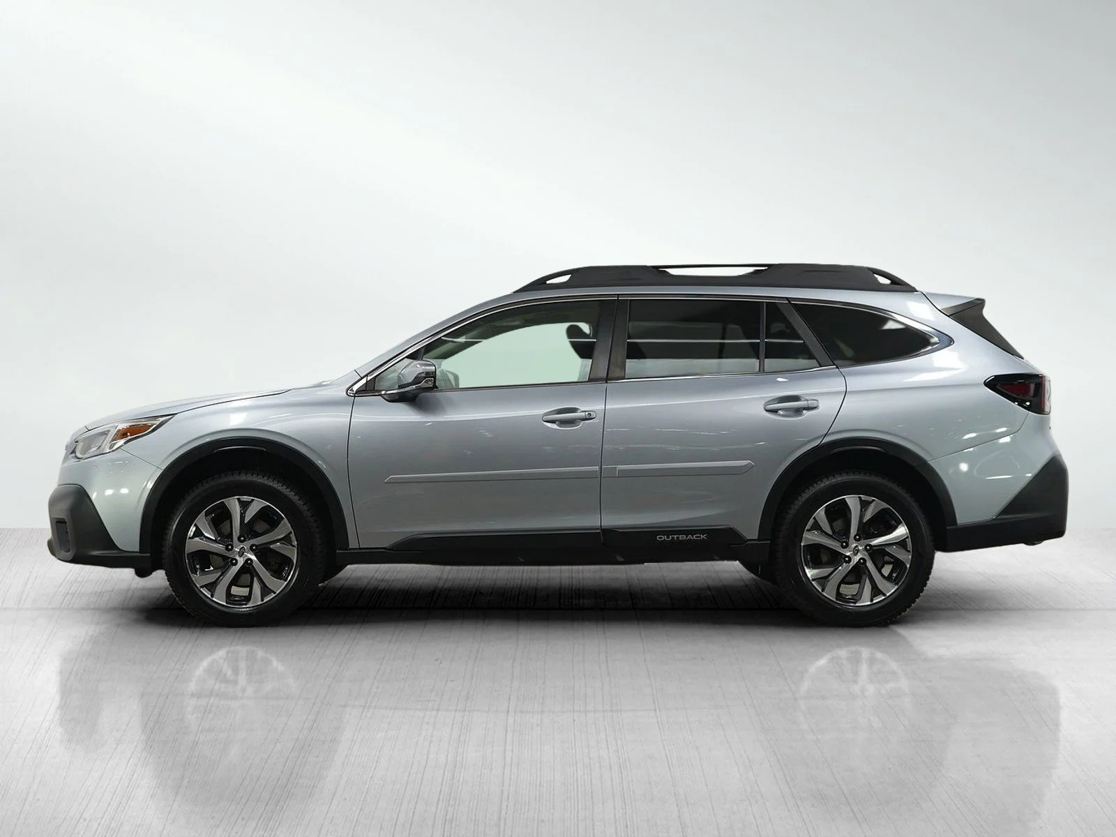 Used 2022 Subaru Outback Limited with VIN 4S4BTGNDXN3252361 for sale in White Bear Lake, Minnesota
