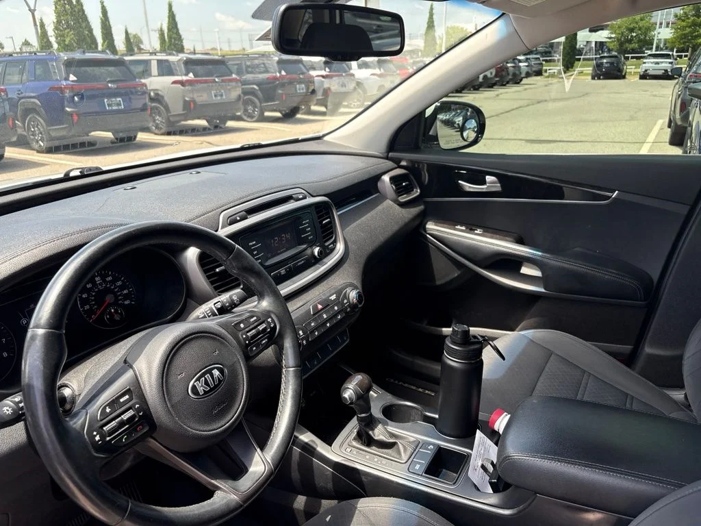 Used 2016 White Kia LX image 4