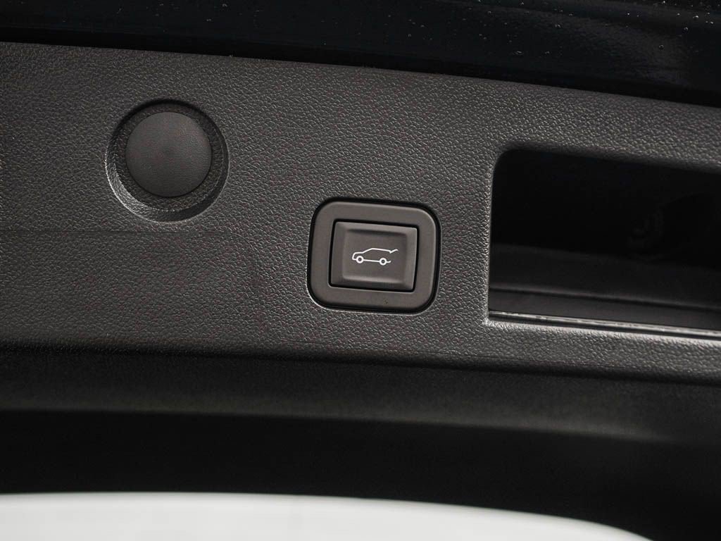 2027 Chevrolet Equinox LT - Photo 8