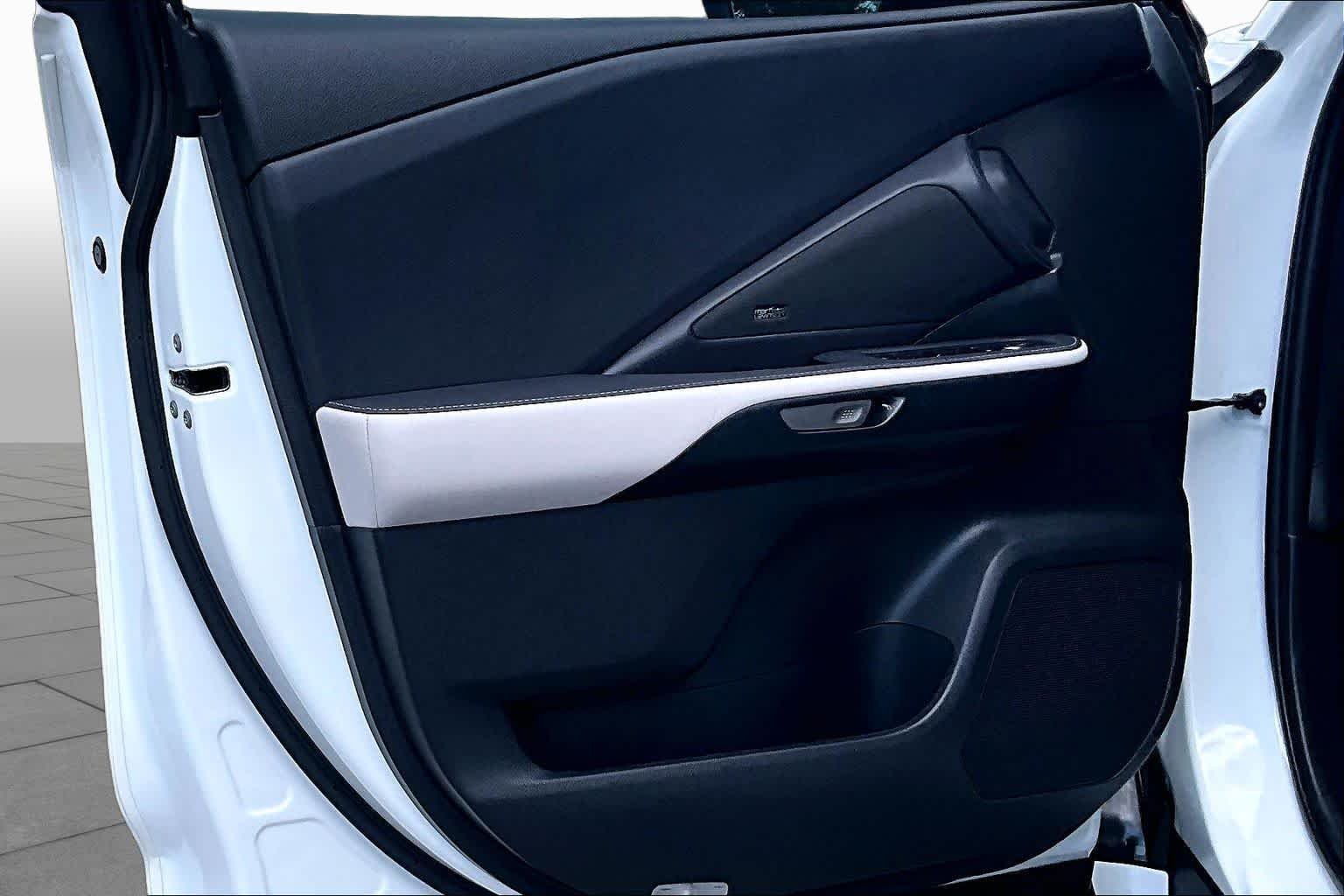 Certified Used 2025 WIND CHILL PEARL Lexus F SPORT Handling image 26