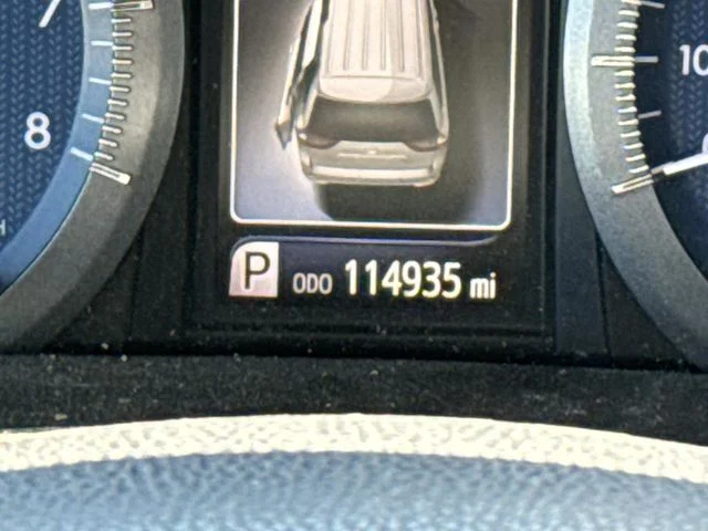 Used 2015 Gray Toyota XLE image 24