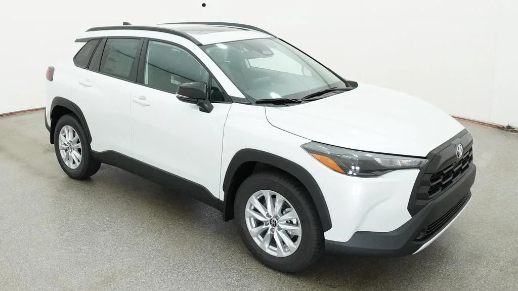 New 2026 Wind Chill Pearl Toyota LE image 10