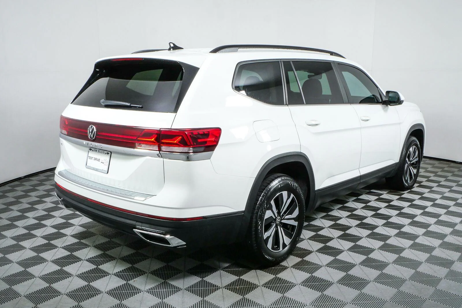 Certified Used 2024 Pure White Volkswagen 2.0T SE image 26
