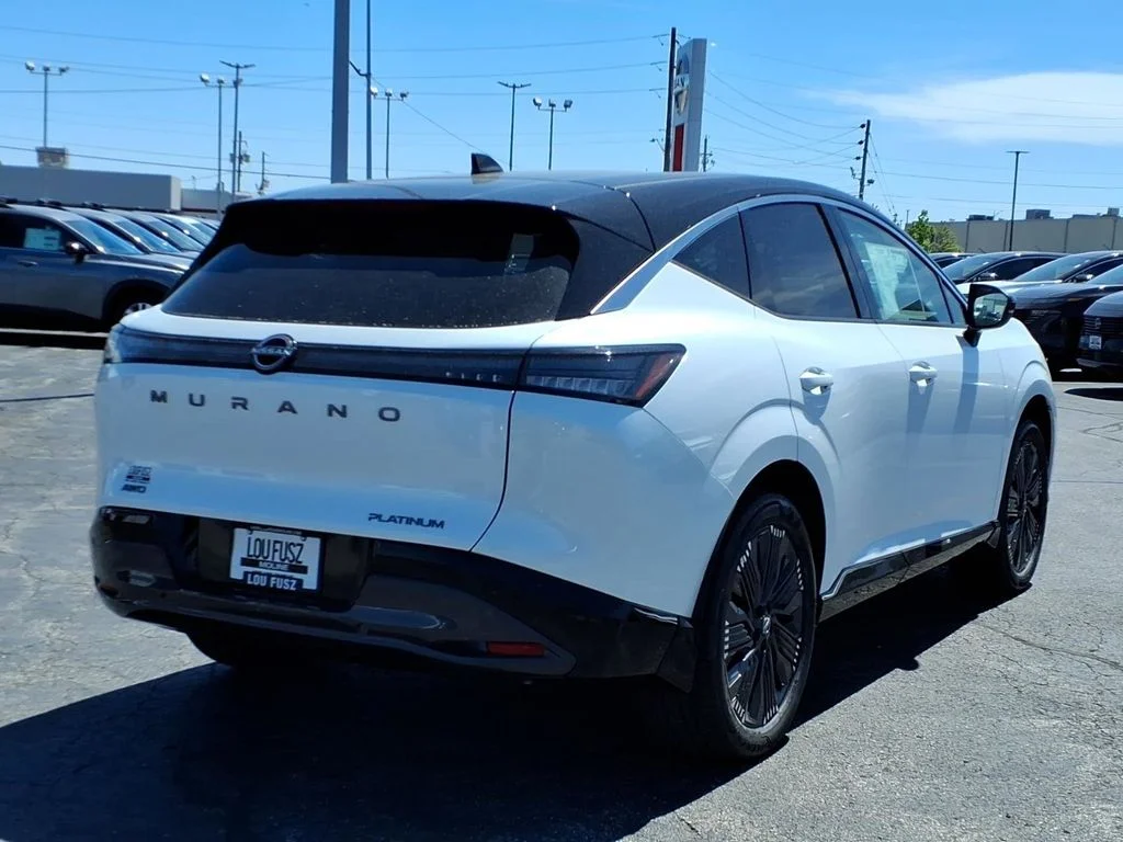 New 2026 Everest White Pearl TriCoat / Super Black Two-tone Nissan Platinum image 3