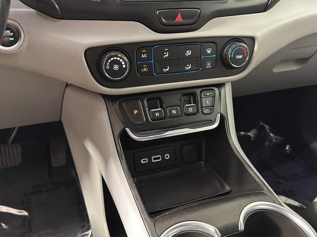 Used 2020 RED QUARTZ TINTCOAT GMC SLE image 23