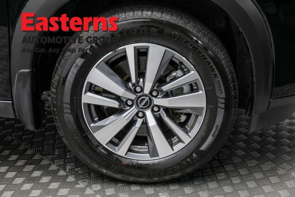 Used 2023 Black Nissan SL image 31
