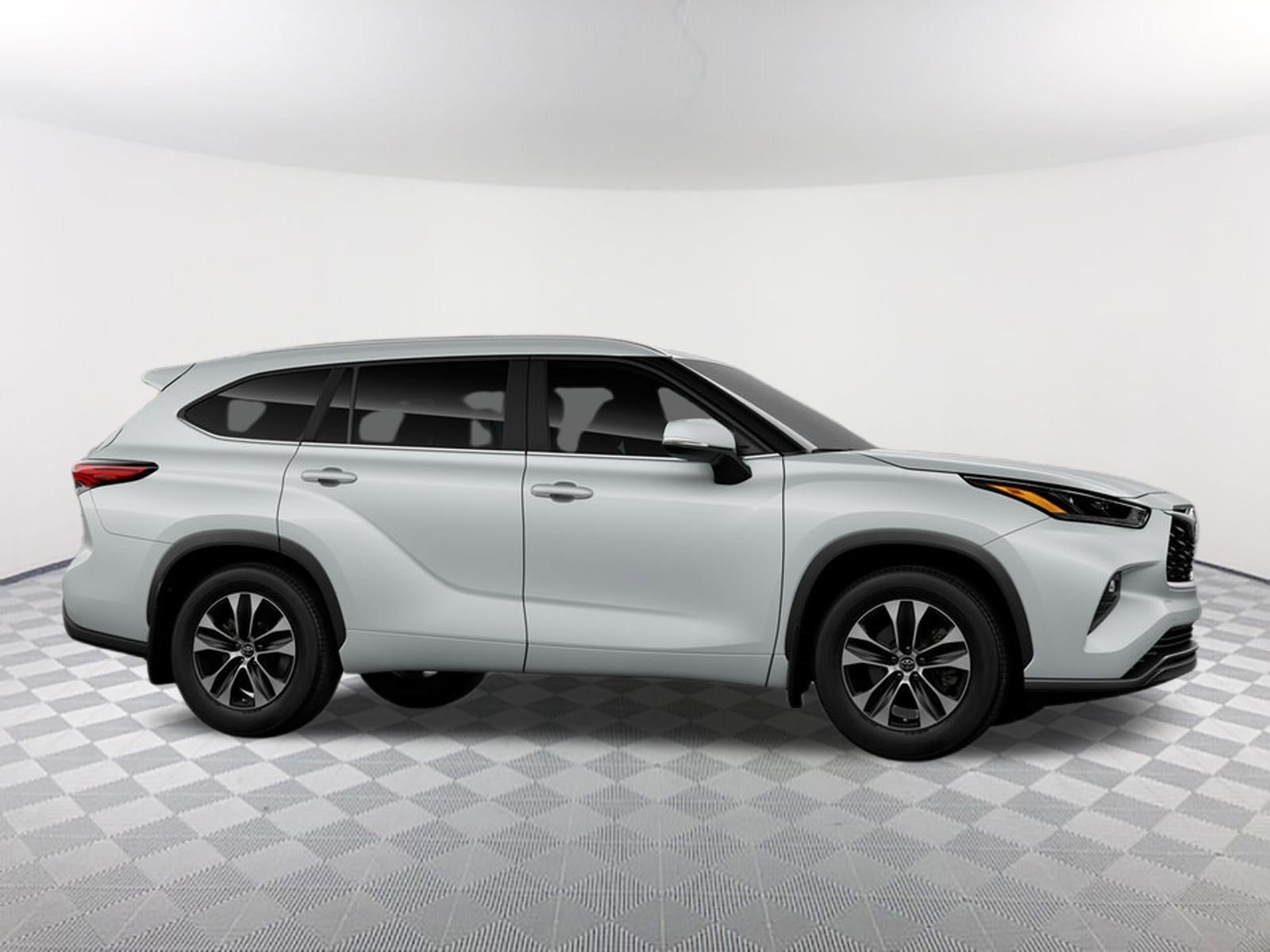 New 2026 Wind Chill Pearl Toyota XLE image 13