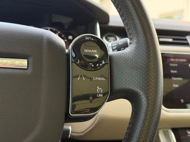 Used 2020 White Land Rover HSE image 26