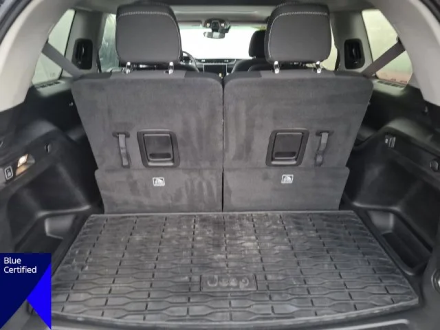 Used 2022 White Jeep Laredo image 32