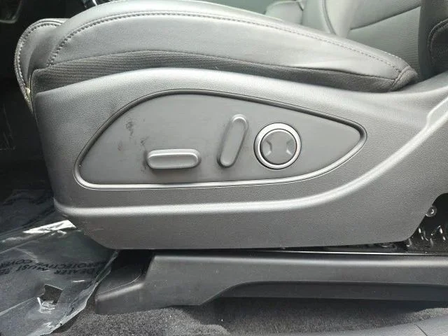 Used 2026 Silver Metallic Hyundai SEL Convenience image 20