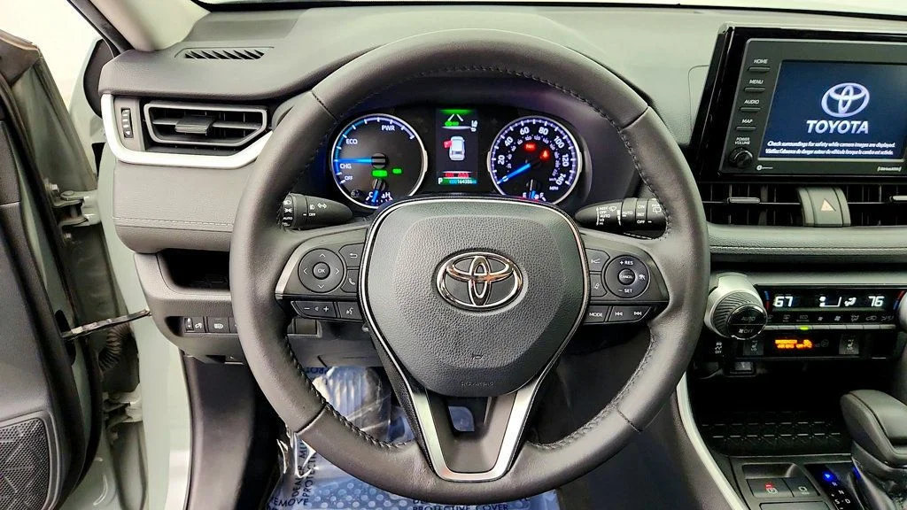 Used 2021 Lunar Rock Toyota Hybrid XLE AWD w/ Weather Package image 14