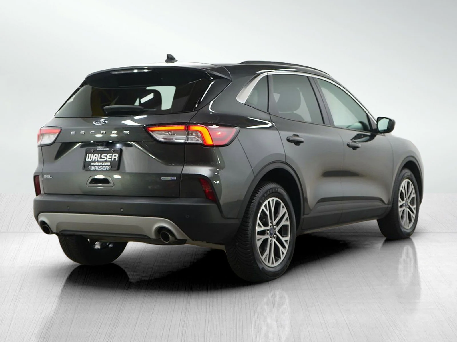 Used 2020 Magnetic Metallic Ford SEL image 5