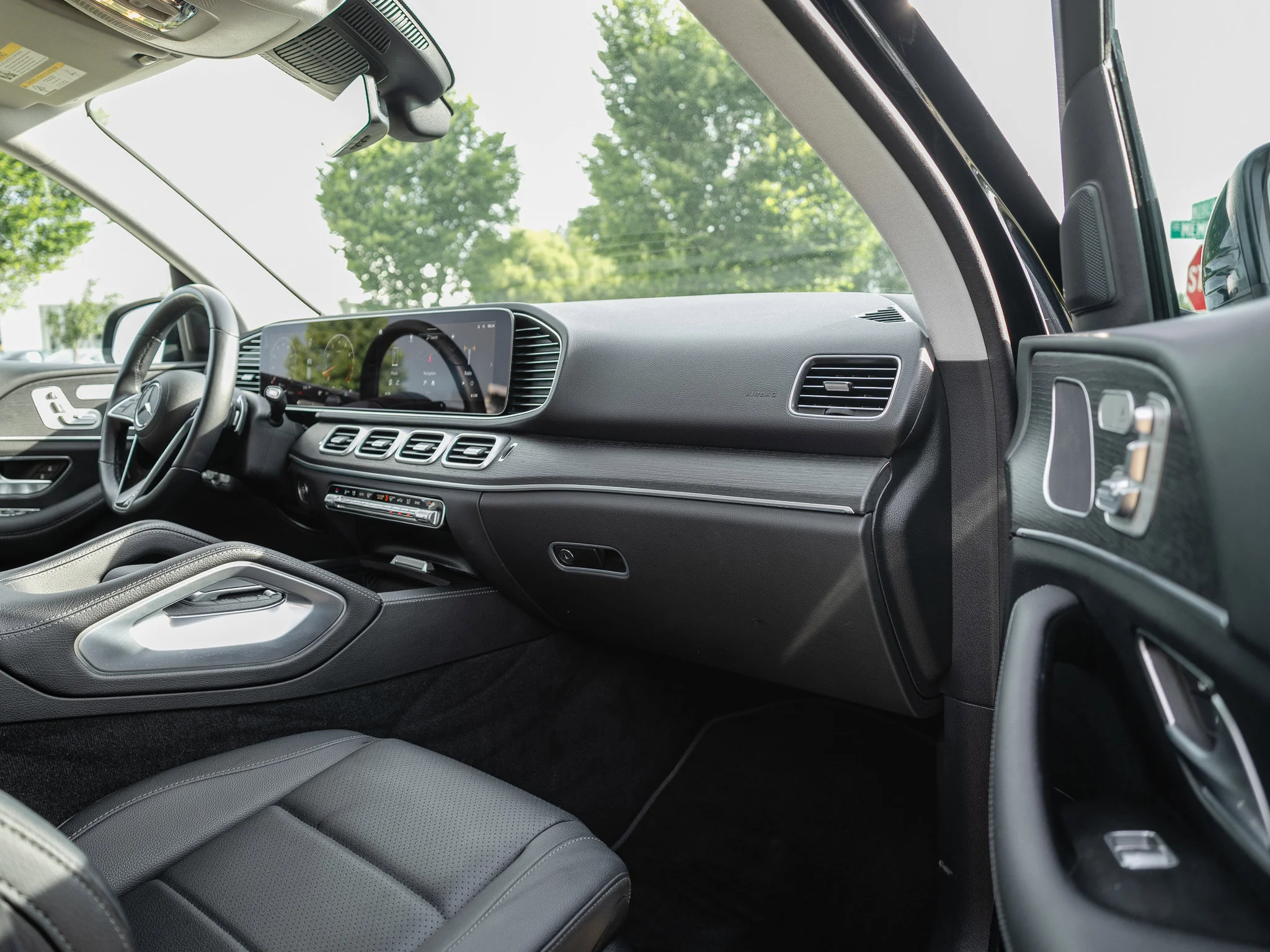 Certified Used 2024 Black Mercedes-Benz GLE 350 image 27