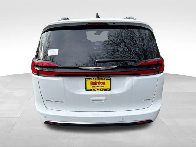 New 2026 Bright White Clear-Coat Exterior Paint Chrysler Pinnacle image 6