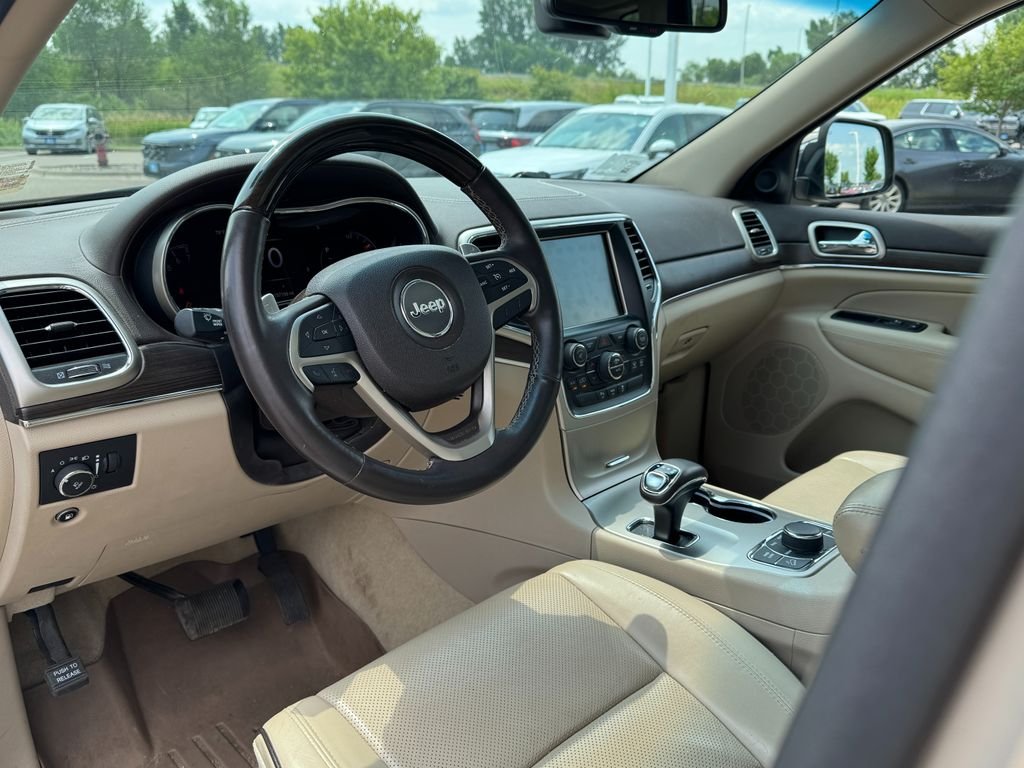 Used 2014 Cashmere Jeep Overland image 21