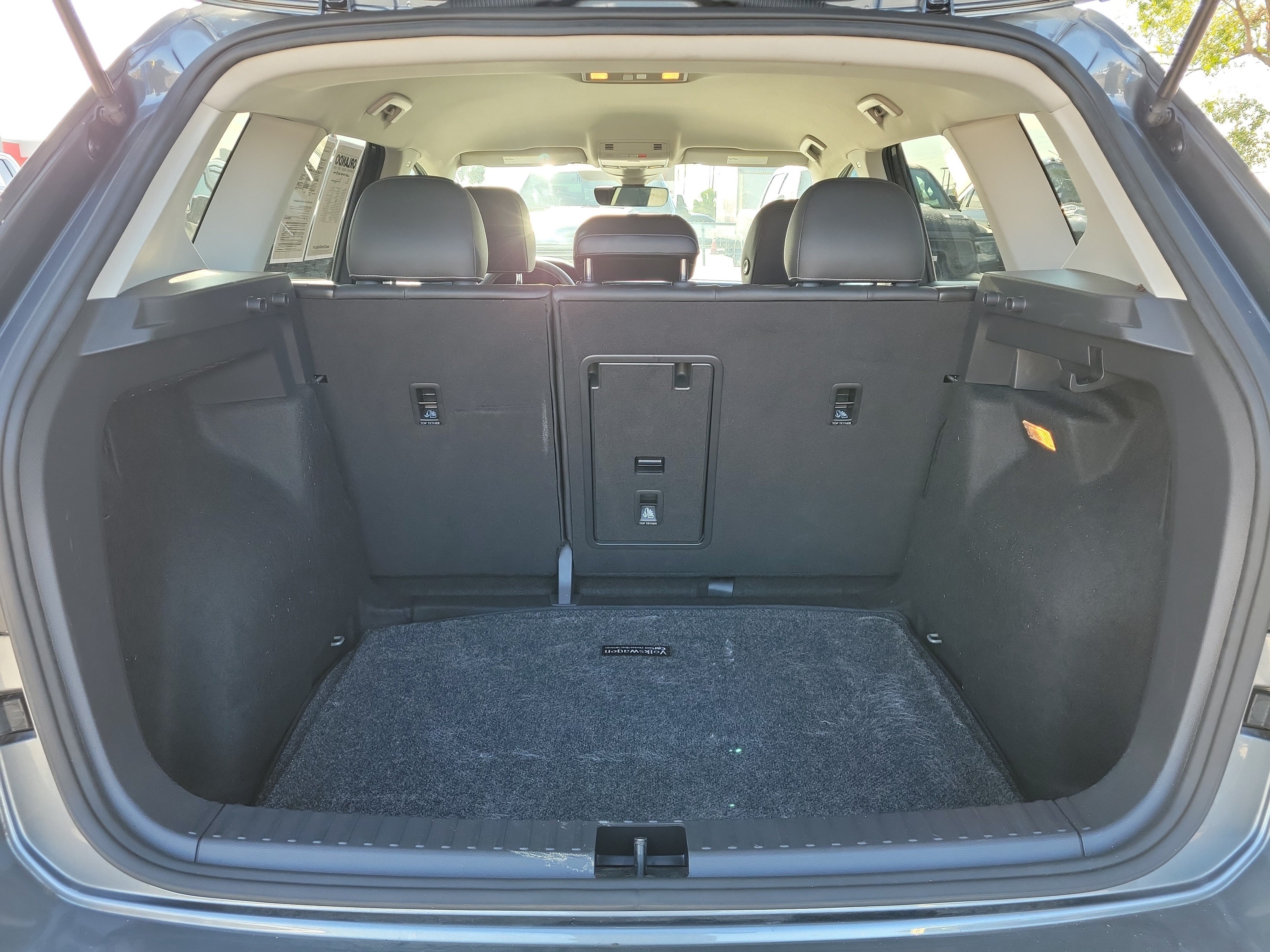 Used 2023  Volkswagen SE image 9