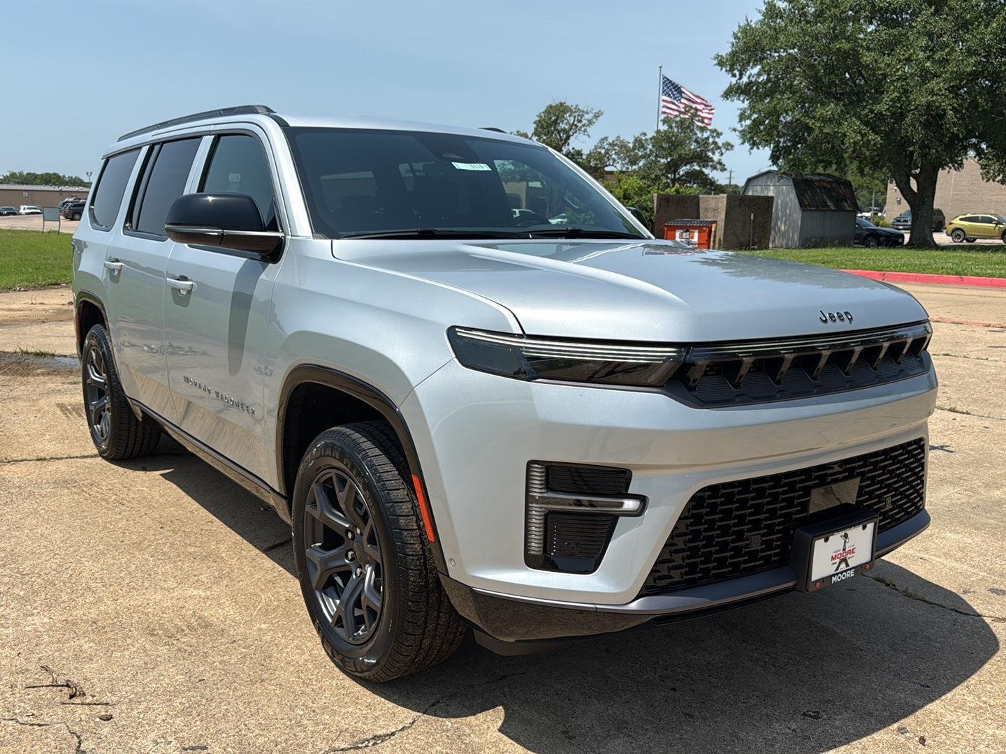 New 2026 Silver-Zynith Exterior Paint Jeep Limited Altitude image 1