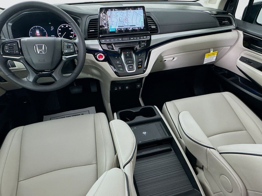 New 2026 Solar Silver Metallic Honda Touring image 31