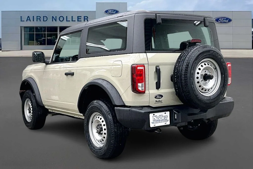 New 2025 Beige Ford Base image 3