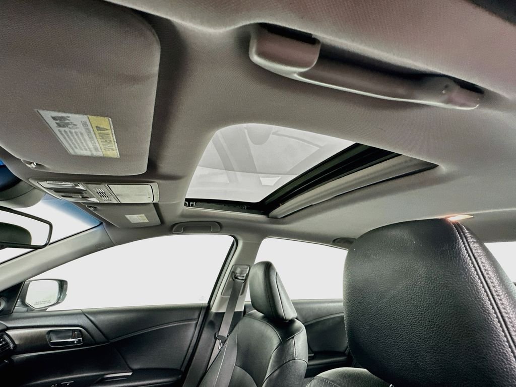 Used 2013  Honda EX-L image 22