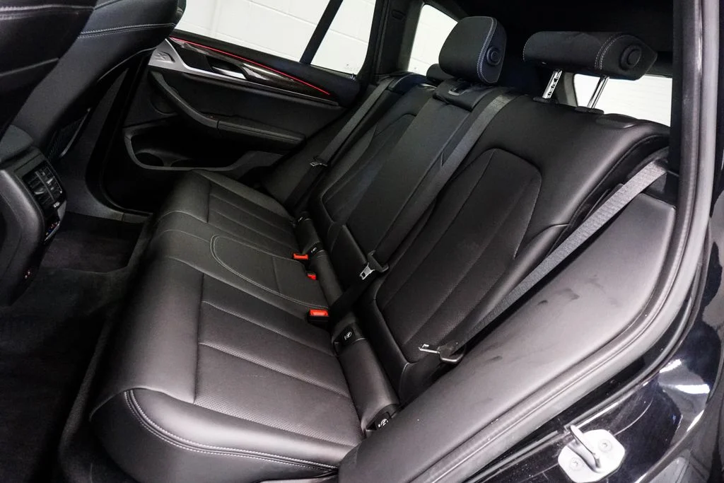 Used 2022 Black BMW sDrive30i image 9