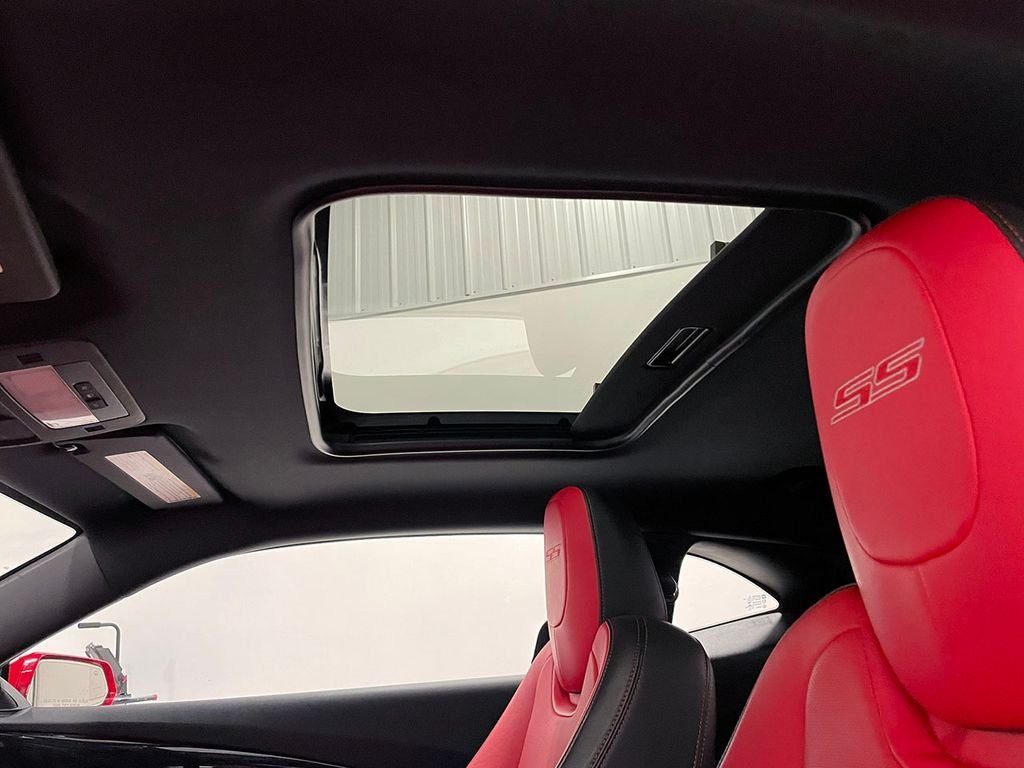 Used 2015 Red Chevrolet SS image 25
