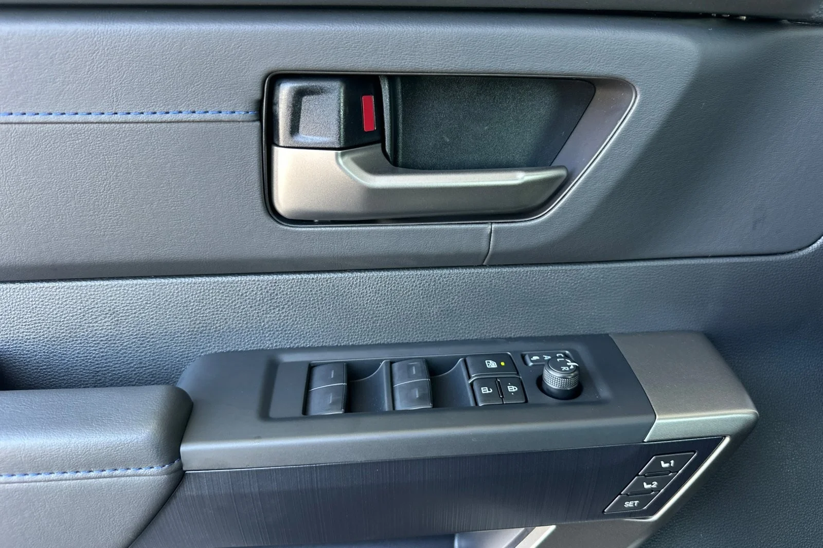 New 2026 Wind Chill Pearl <sup>1</sup> Toyota Tundra Platinum image 10
