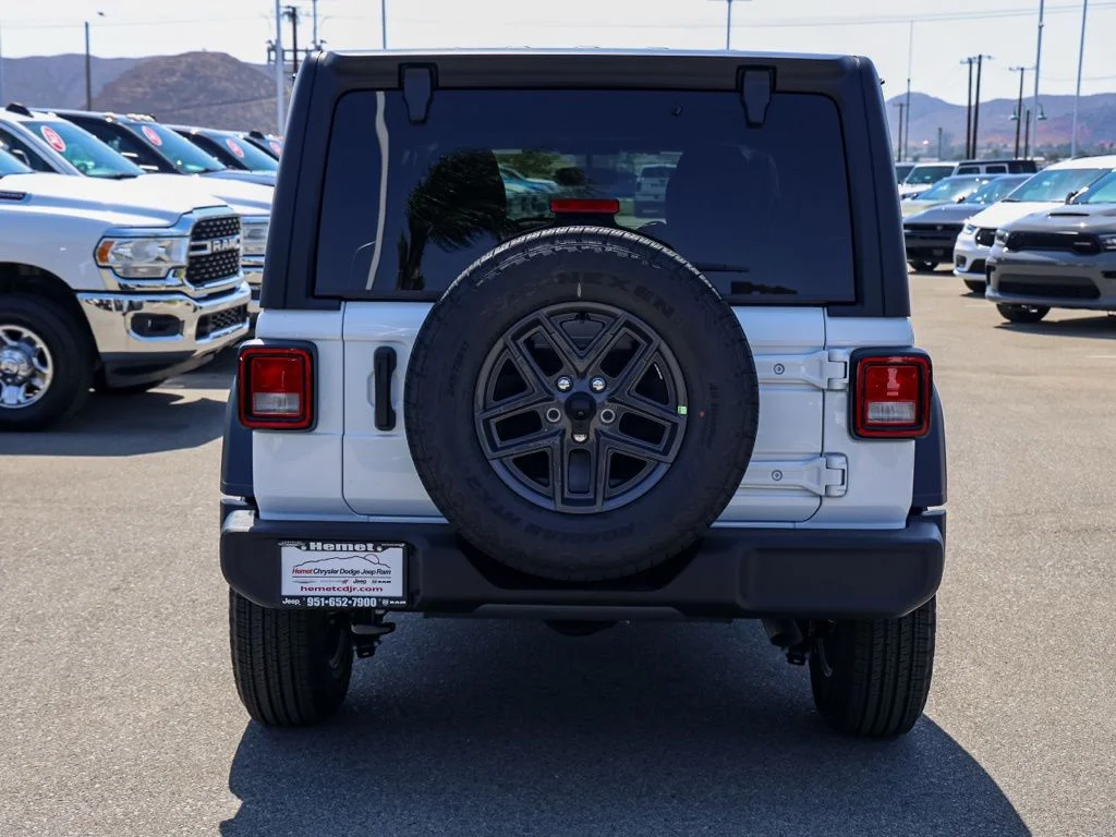 New 2026 Bright White Clear-Coat Exterior Paint Jeep Sport image 4
