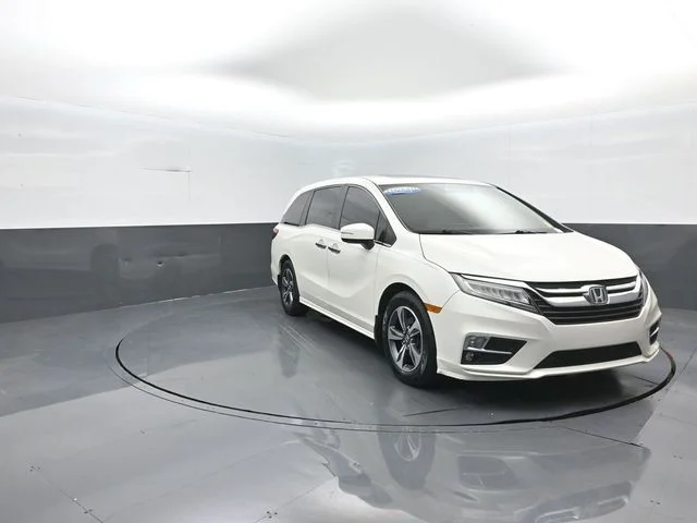 Certified Used 2018 Diamond White Honda Touring image 3