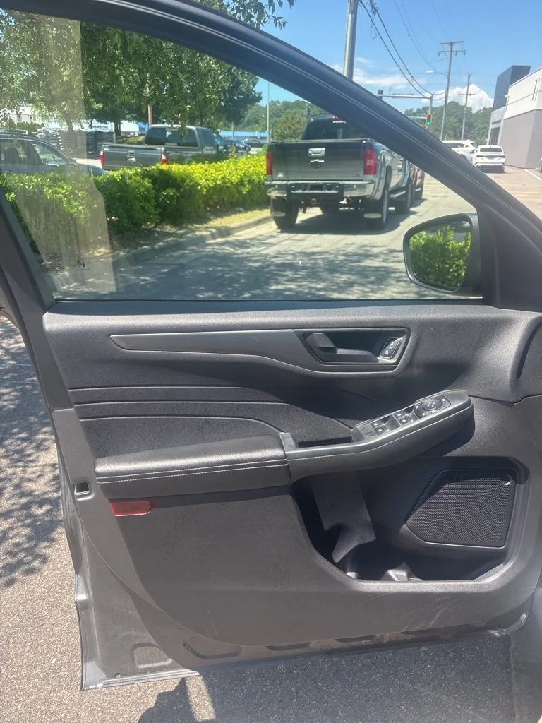 Used 2024 Gray Ford Active image 11