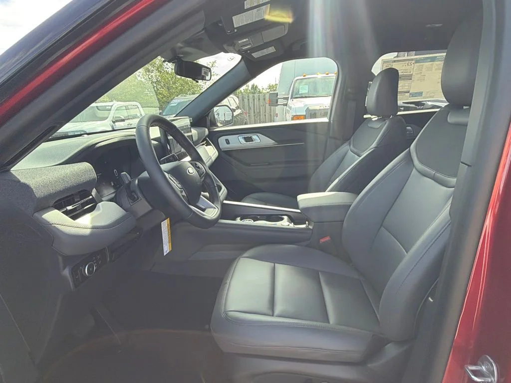 New 2027 Ruby Red Metallic Tinted Clearcoat Ford Active image 24