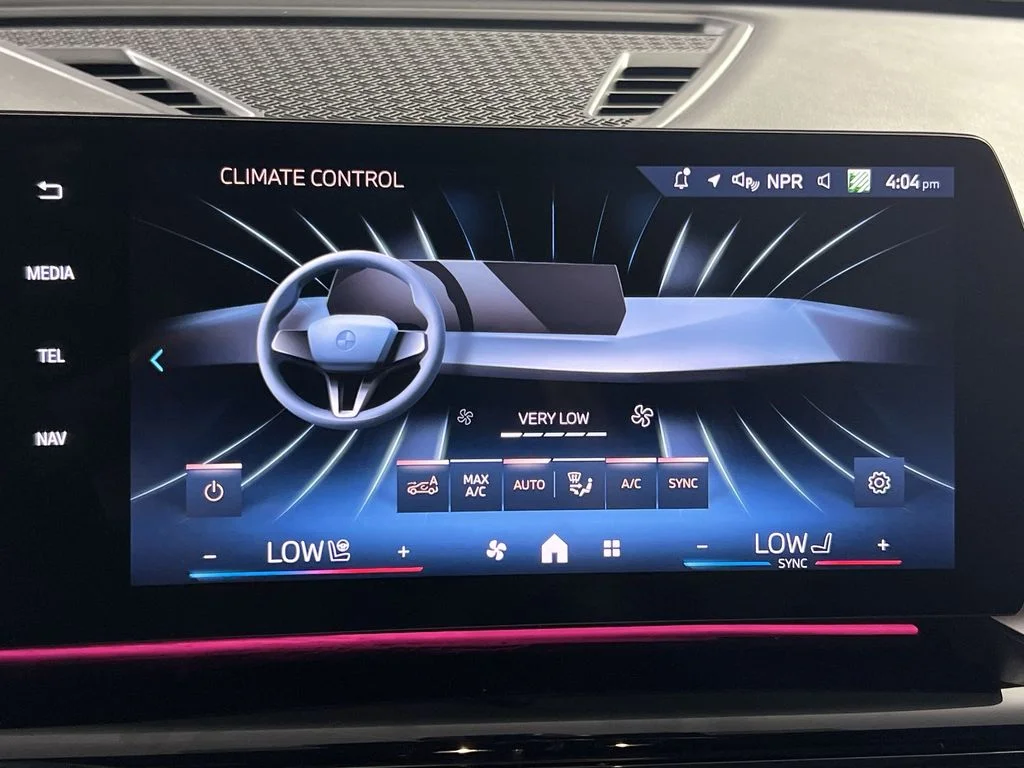 Used 2025 Black BMW xDrive28i image 17