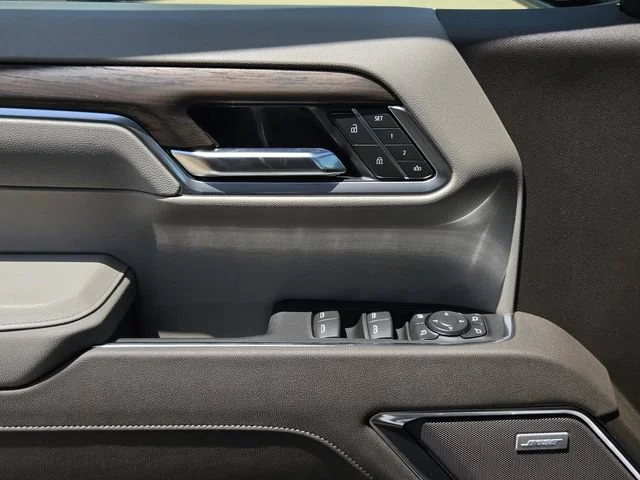 New 2026 Onyx Black GMC SLT image 28