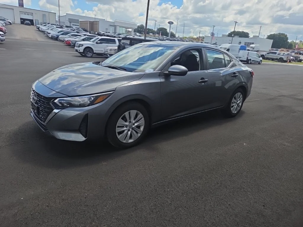 Used 2025 Gray Nissan S image 4
