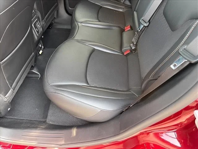 Used 2021 Red Jeep Latitude image 9