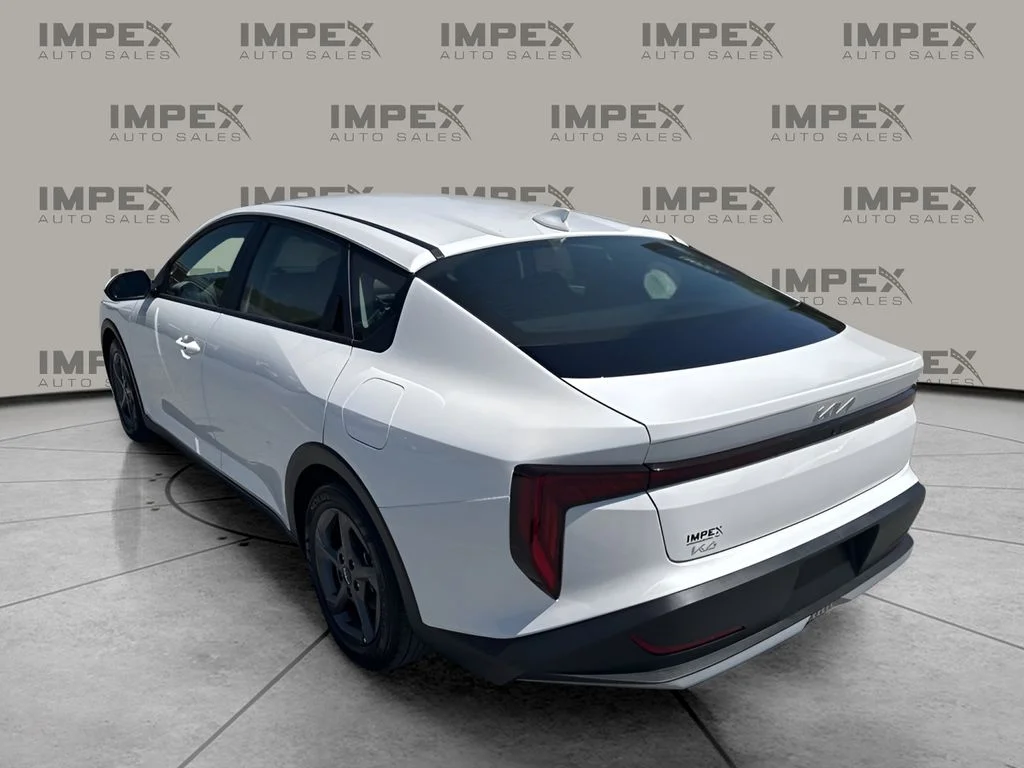 Used 2025 White Kia LXS image 3