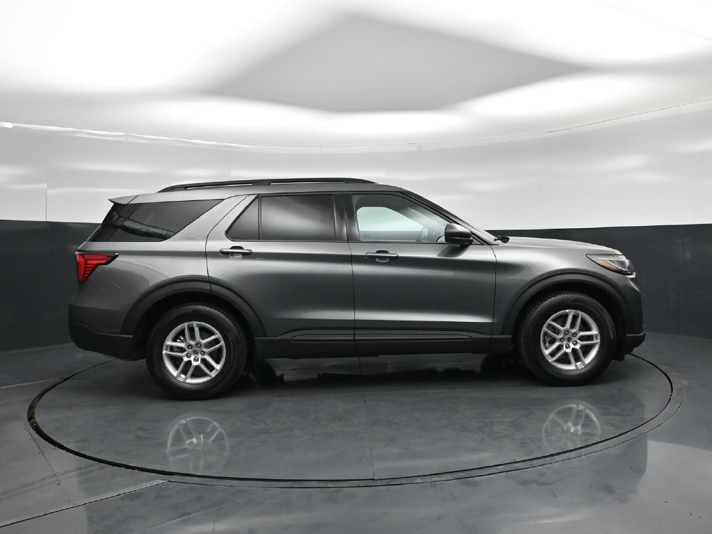 New 2027 Carbonized Gray Metallic Ford Active image 24