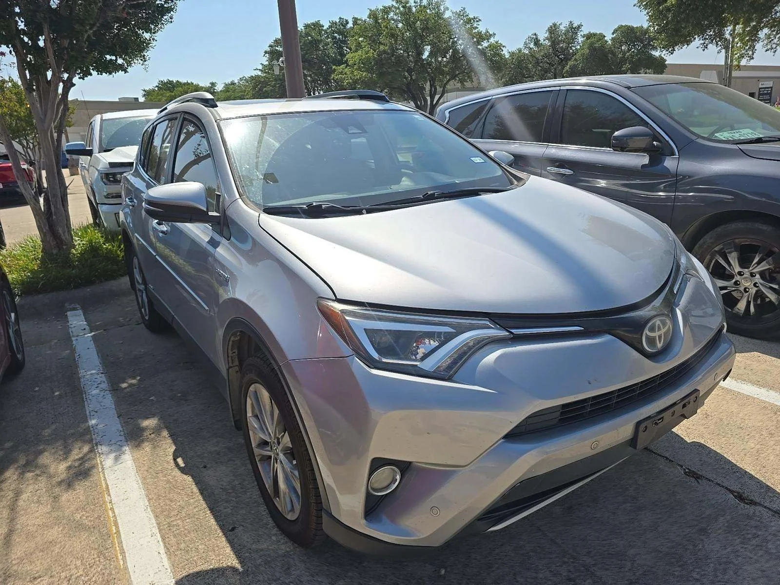 Used 2017 Silver Sky Metallic Toyota Limited image 4