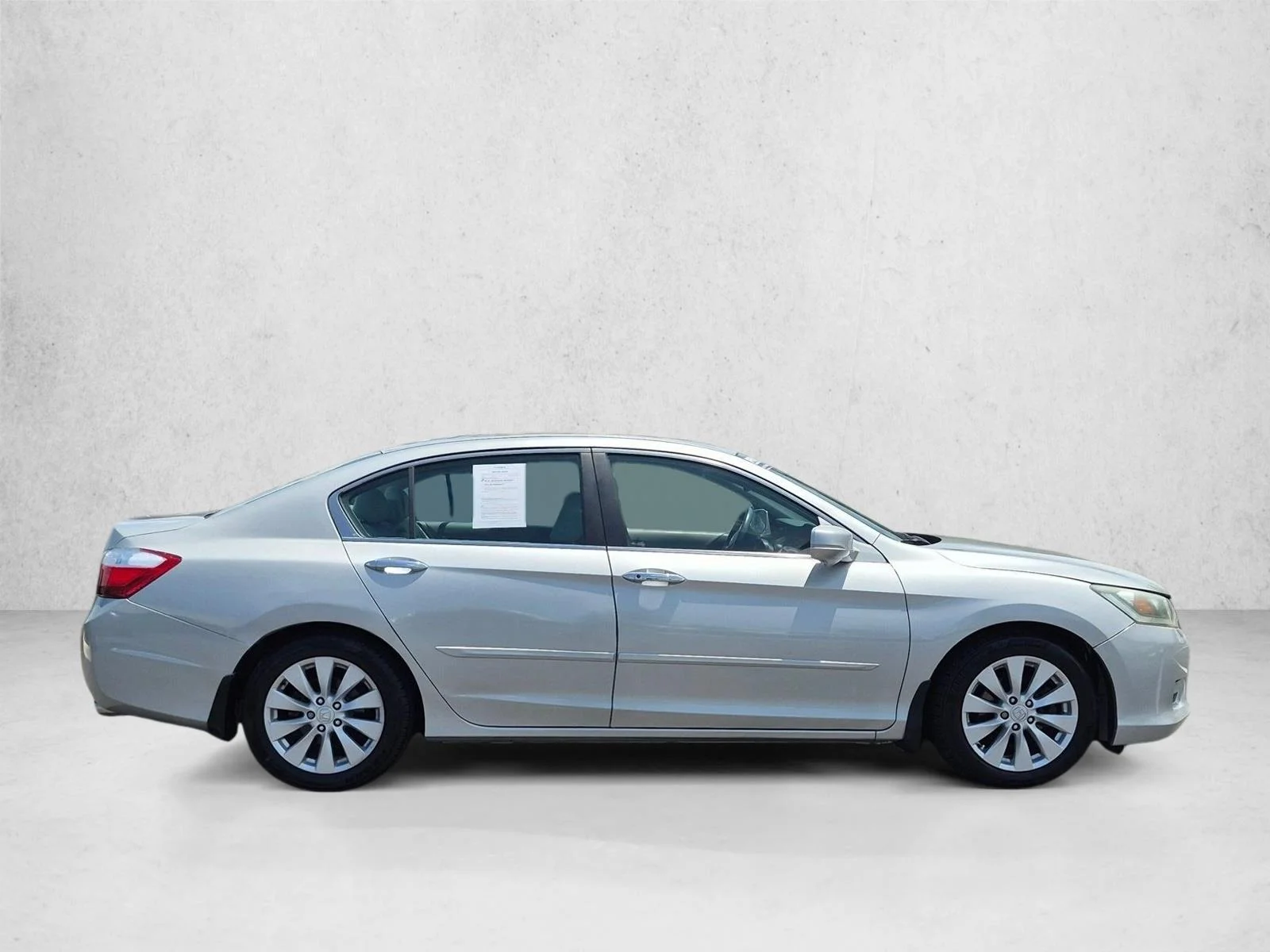 Used 2014 Silver Honda EX-L image 4