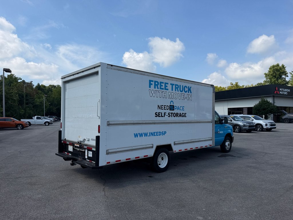 Used 2019  Ford Base image 3